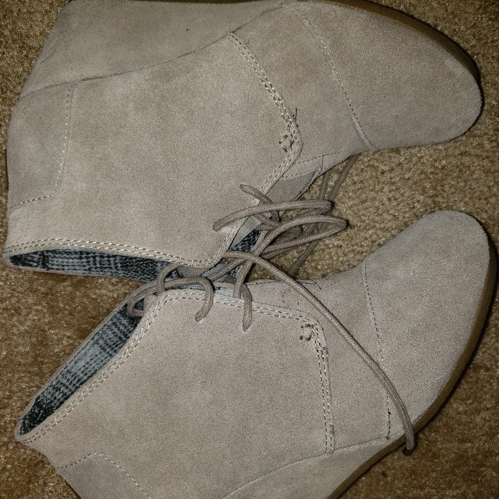 Toms Booties - Picture 11 of 12